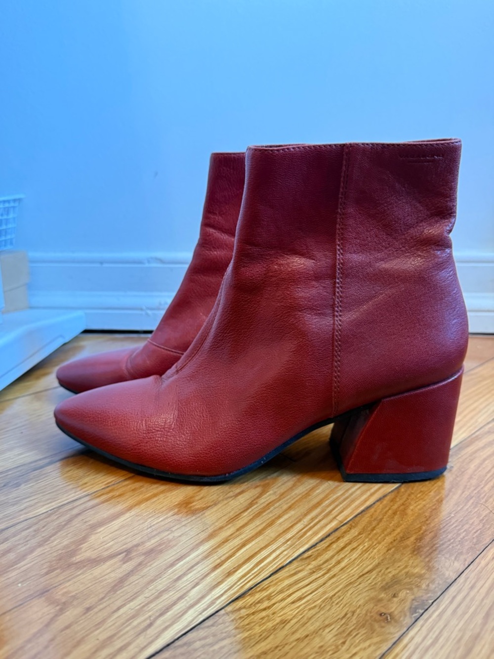 Vagabond Red Leather Pointed Toe Ankle Boots - Picture 3 of 6
